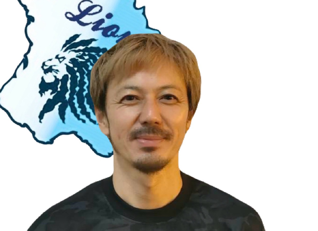 コーチ 鈴木 健一