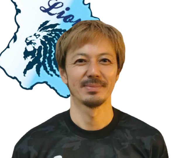 コーチ 鈴木 健一